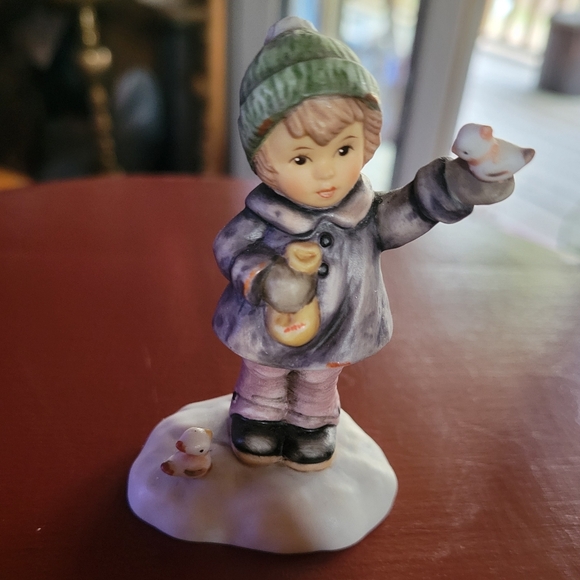 Goebel Other - Goebel Hummel “Peaceful Perch” Porcelain Figurine BH 86/P